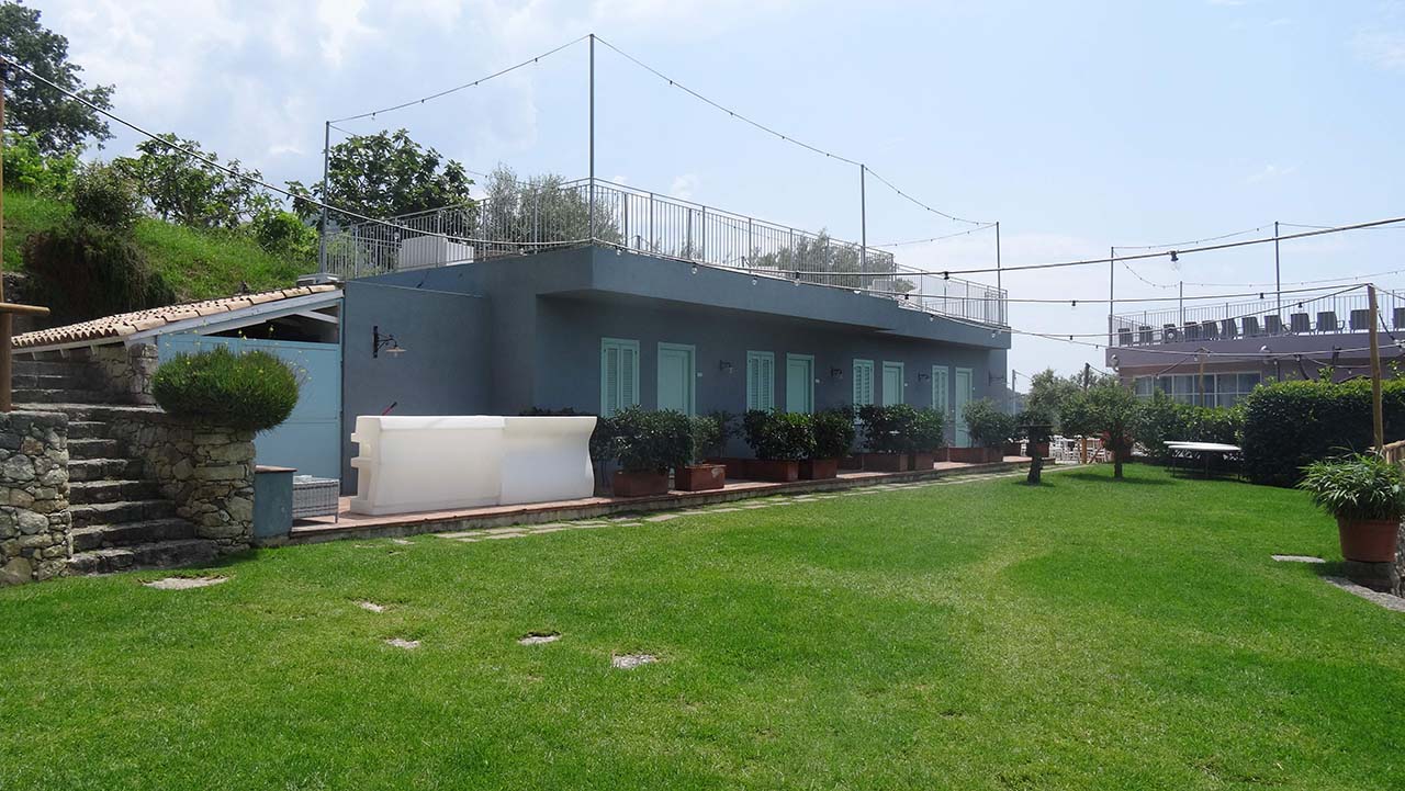 borgo-rosso-di-sera